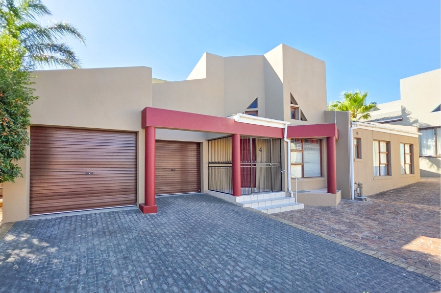 3 Bedroom Property for Sale in Protea Village Western Cape